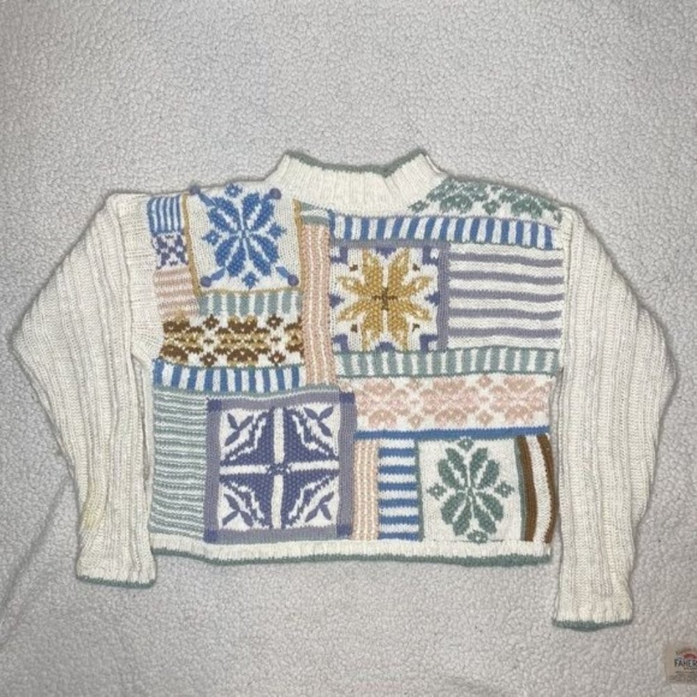 Liz Wear Petite Knitted Cropped Sweater: Size Medium Petite